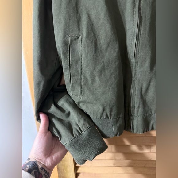 Brandy Melville Army Green Zip Up Bomber Jacket OS - Picture 3 of 4